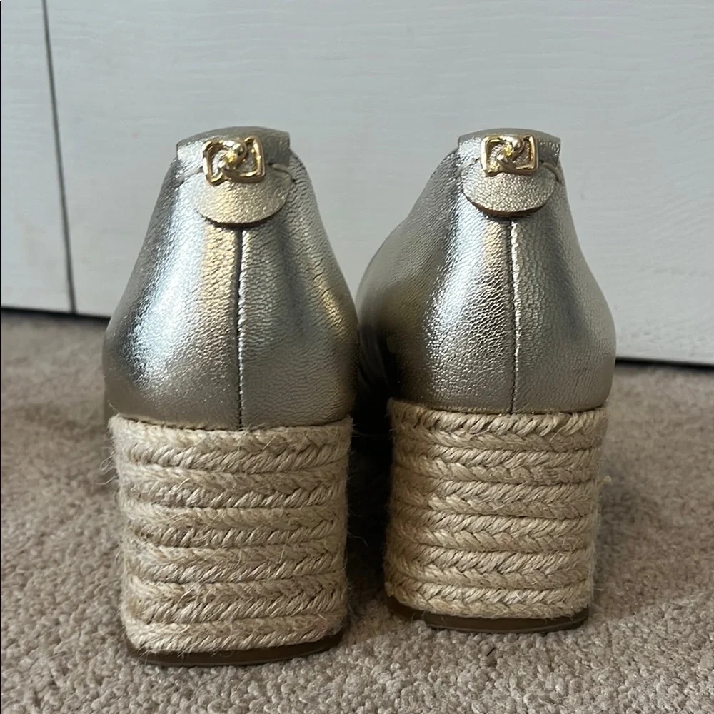 Aerosoles Gold Wedge Heels - Size 8 - Picture 2 of 8